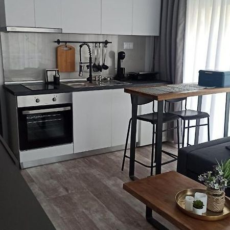 Down Town Luxurious Apartments أليكسانثيربوليس المظهر الخارجي الصورة