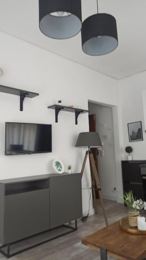 Down Town Luxurious Apartments أليكسانثيربوليس المظهر الخارجي الصورة